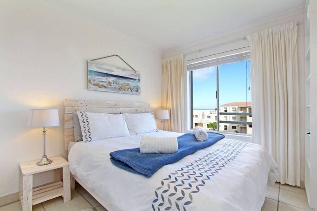 Hermanus Beach Club - 106 - Apartment With A View Exteriör bild